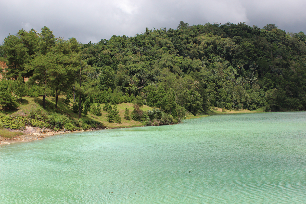 Lake Linow in North Sulawesi