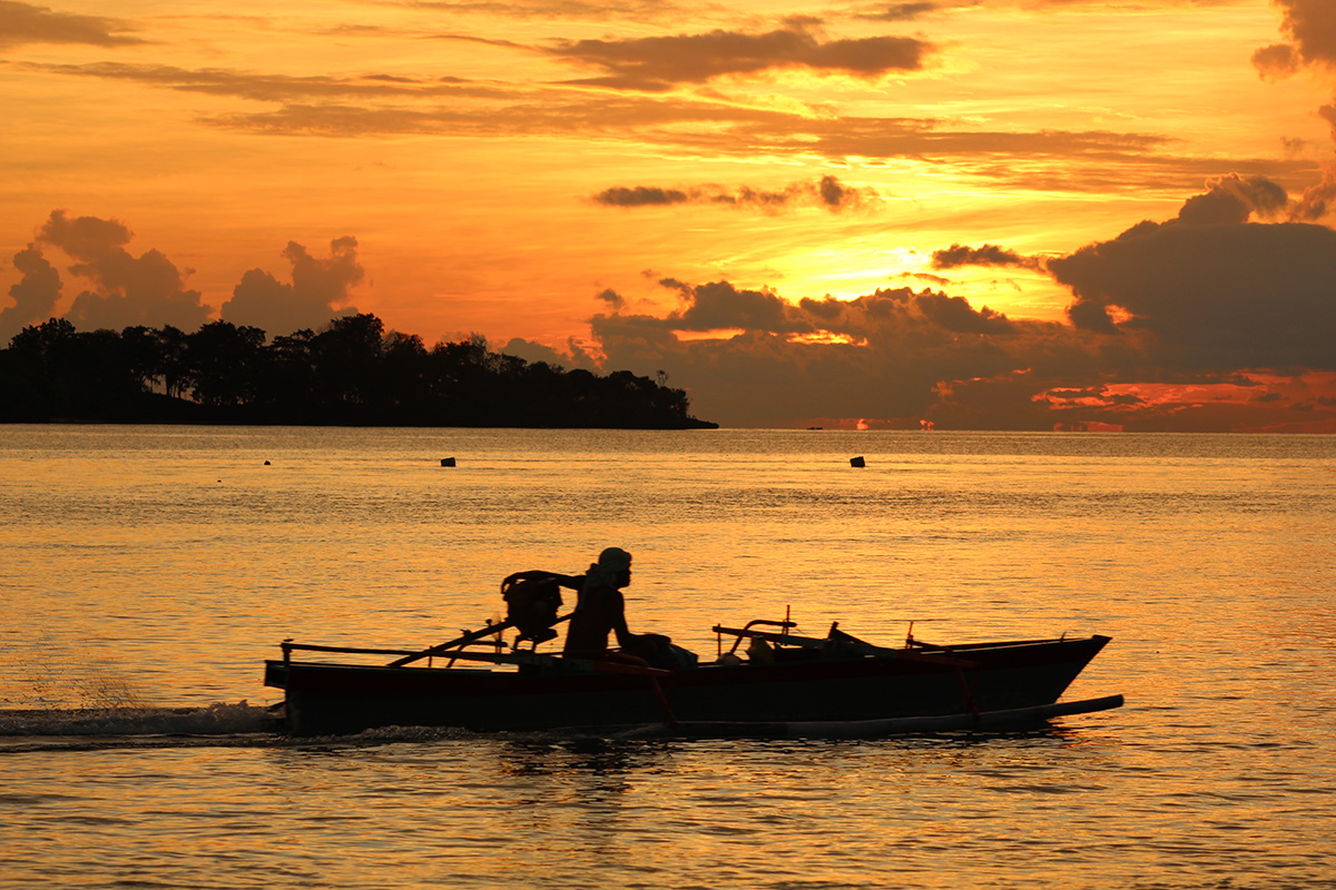 Traditionally fisherman at Gangga Island in North Sulawesi